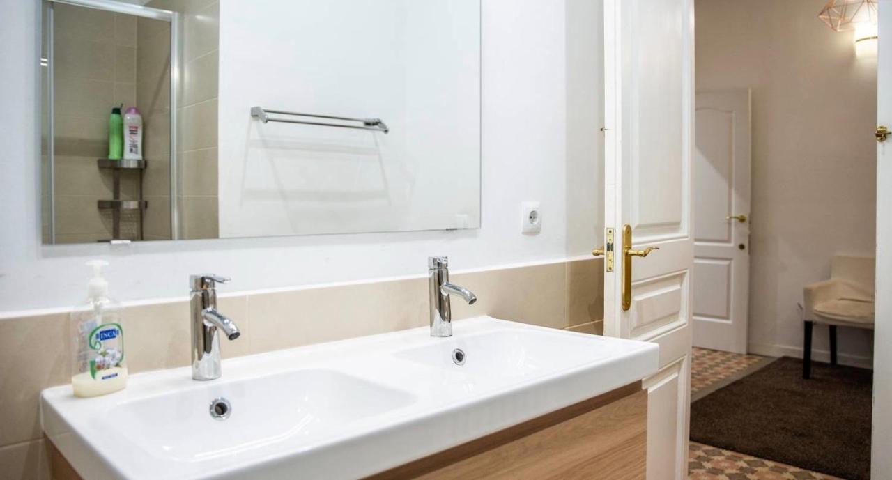 Eixample Apartments - Pova Barselona Dış mekan fotoğraf